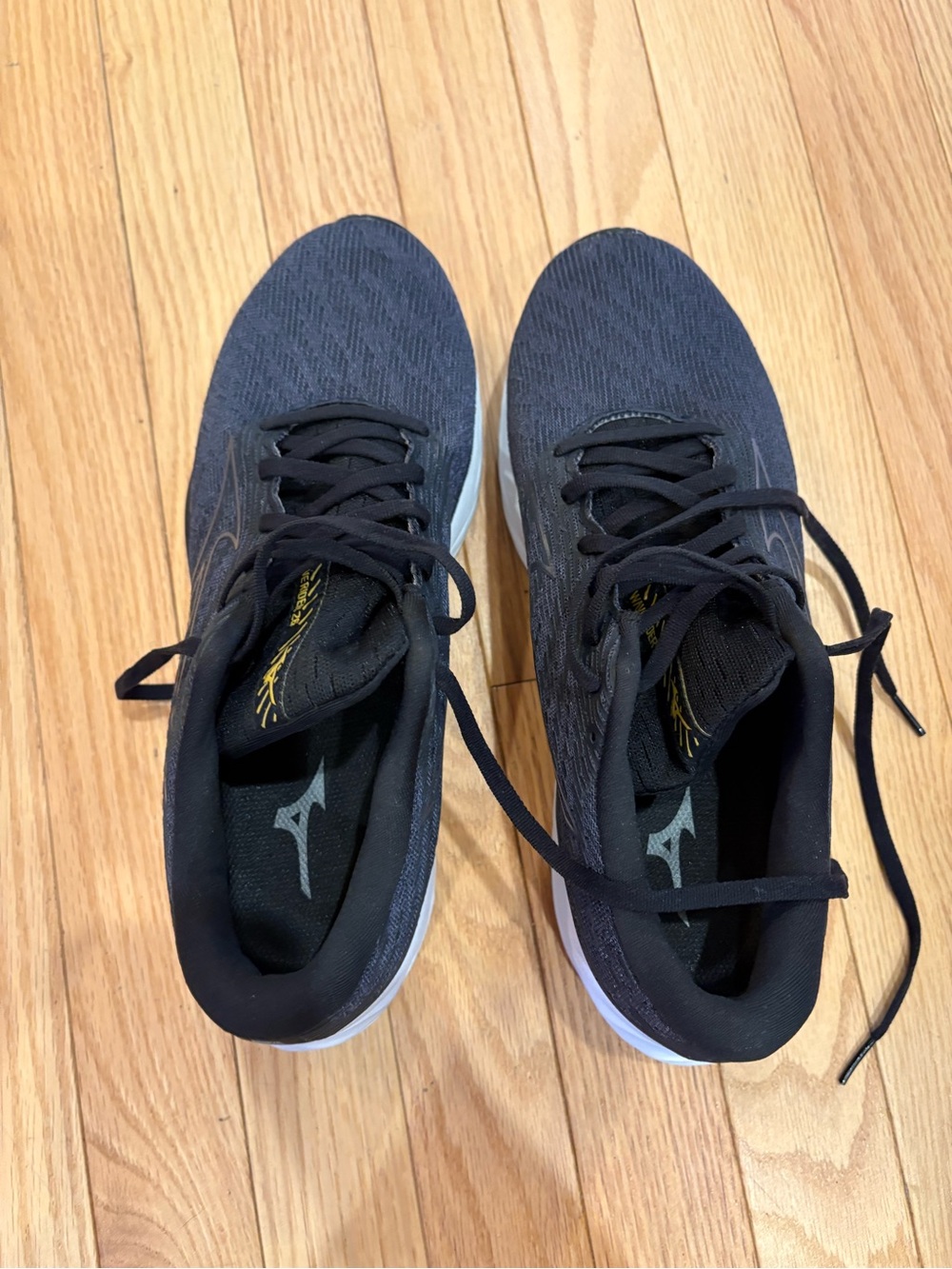 Mizuno Enerzy - Men's Running Shoes - size 8